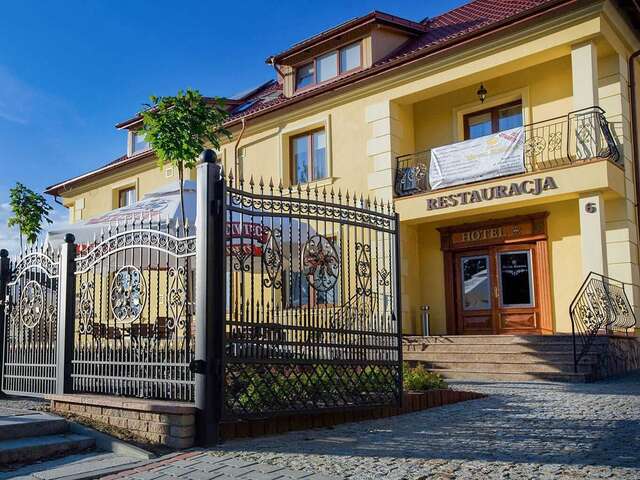 Отель Hotel Korona Сандомир-36